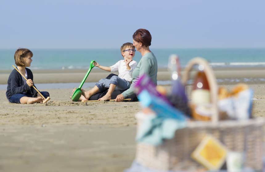 Picnic on the long sandy beach at Quend or Fort-Mahon