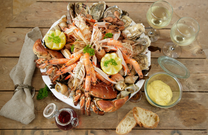 For a true taste of the sea (whilst you’re gazing at it!), order up a delicious seafood platter for two