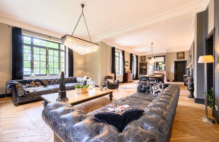 On your manor house weekend break at Le Clos Barthélemy in Northern France, make the most of the lounge areas and relax on the luxury leather sofas