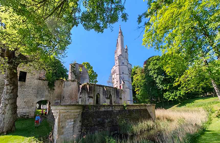 Fairytale feels at Septmonts medieval keep