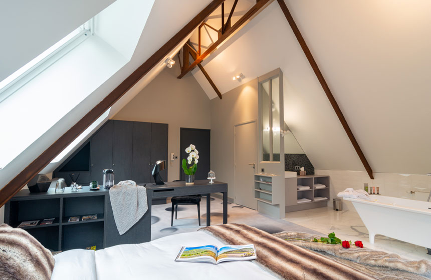 The 'Toi-et-Moi' suite at Domaine des Loups boutique B&B in Northern France