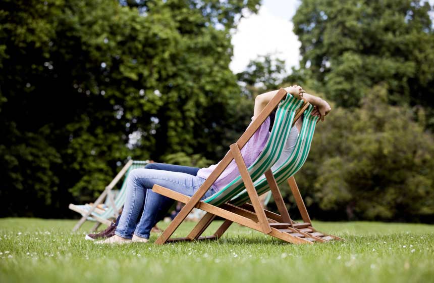 Make the most of the deckchairs and comfortable outdoor furniture at Ferme du Vert ‒ extra relaxing with the wonderful countryside views