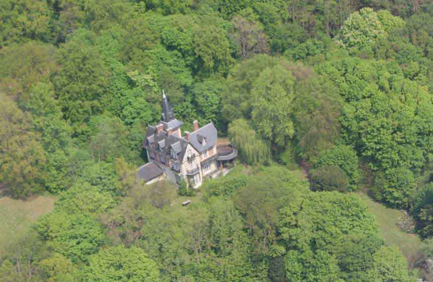 A bird’s eye view of Villa du Châtelet bed and breakfast, Northern France