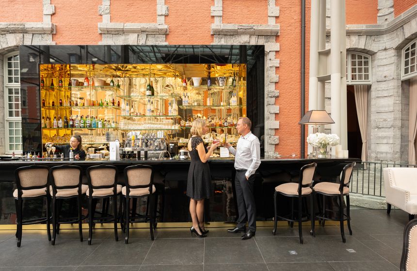 The Atrium bar at the Royal Hainaut Hotel & Spa in Valenciennes is the perfect spot for an aperitif