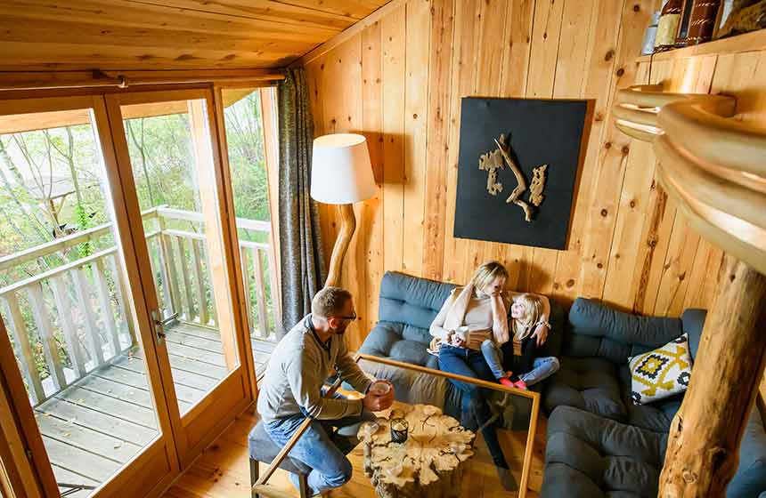Just 1 hour and 15 minutes from Paris Cabanes de La Réserve cabins are perfect for family breaks