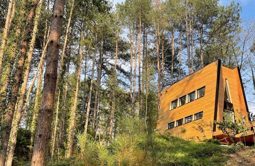 Savour a sense of total isolation - the cabin doesn't overlook any other properties
