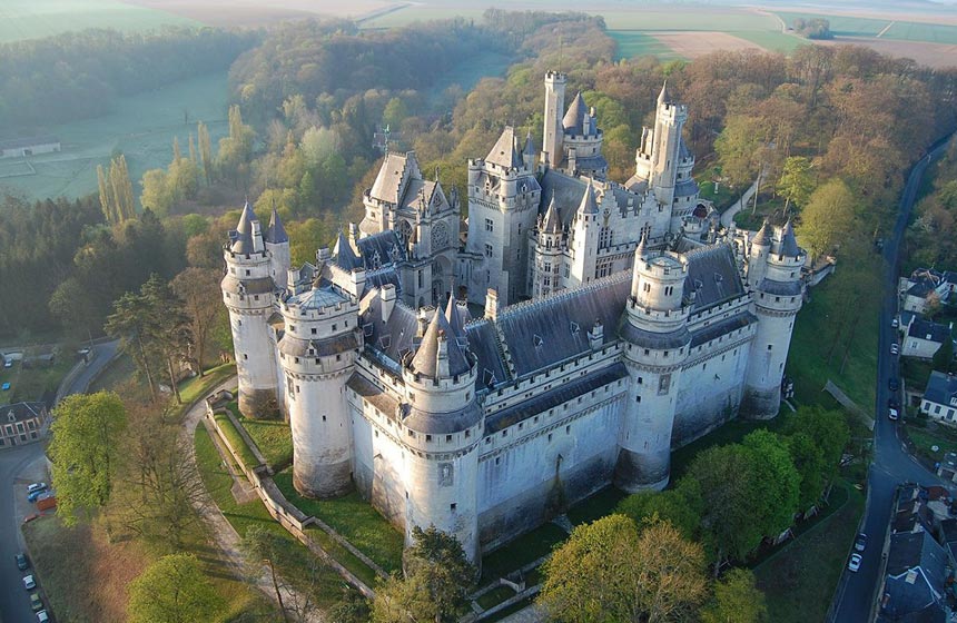 La Croix du Vieux Pont Homair campsite - Pierrefonds castle - Berny Rivière