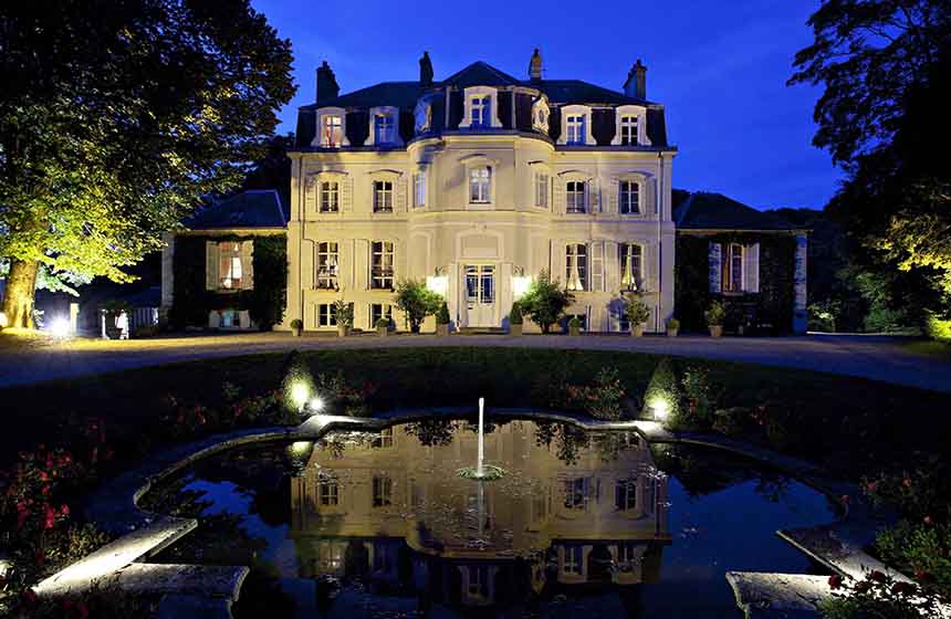 Enjoy a chateau break near Calais at Château Cléry in Hesdin L'Abbé