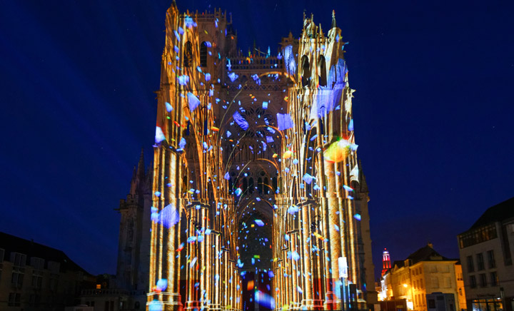 Near Somme Battlefieds : the Amiens Cathedral - Spectre Lab with their new summer show Chroma.