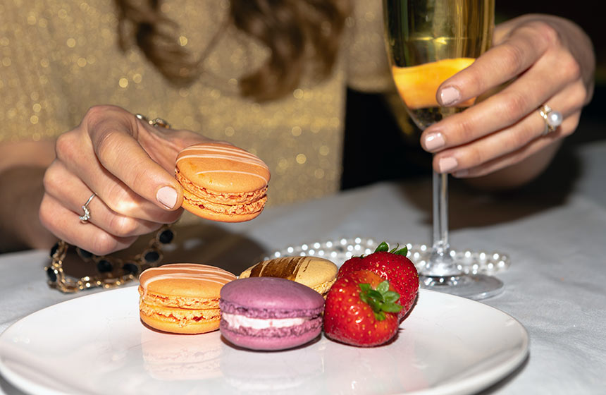 Champagne and macarons await in your room! 