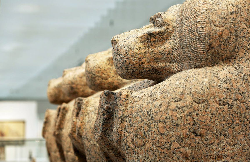 Inside the Louvre-Lens' Galerie du Temps