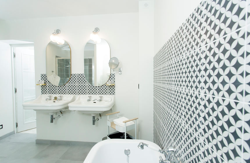 You’ll find the ultimate in luxury ensuite bathrooms at Hotel Echappée en Baie in Saint Valery sur Somme