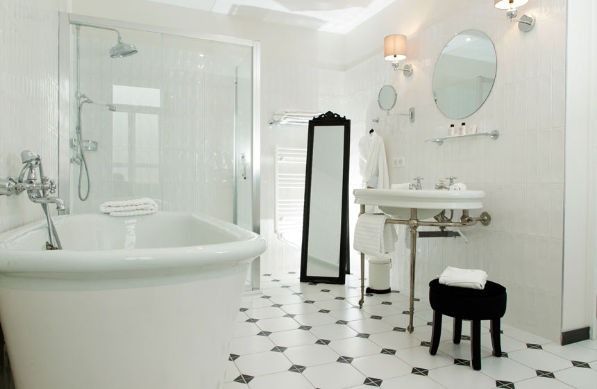 You’ll find the ultimate in luxury ensuite bathrooms at Hotel Echappée en Baie in Saint Valery sur Somme