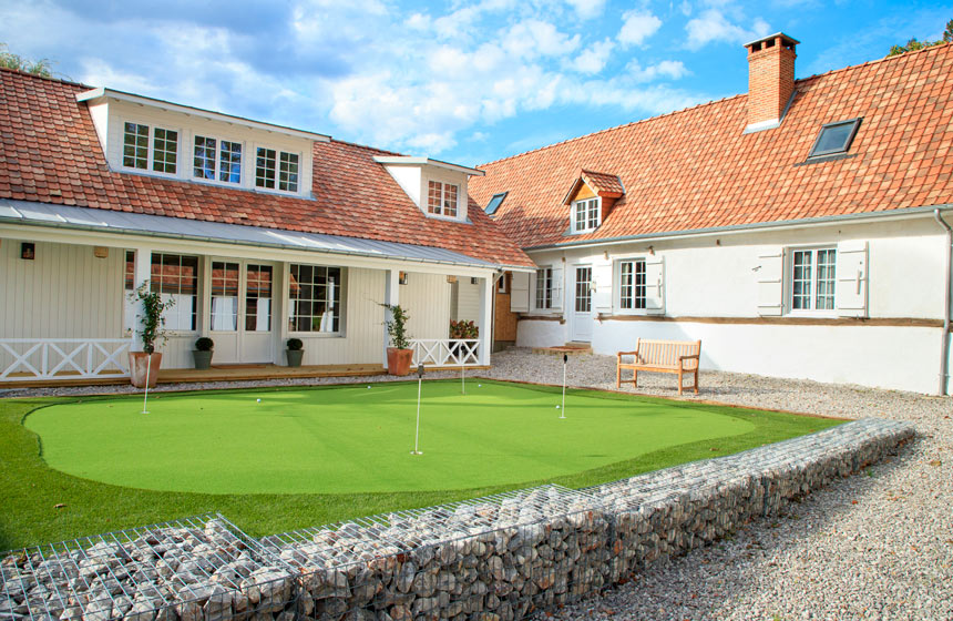 Welcome to La Plonplonière, a charming B&B near Montreuil-sur-Mer complete with its own putting-green