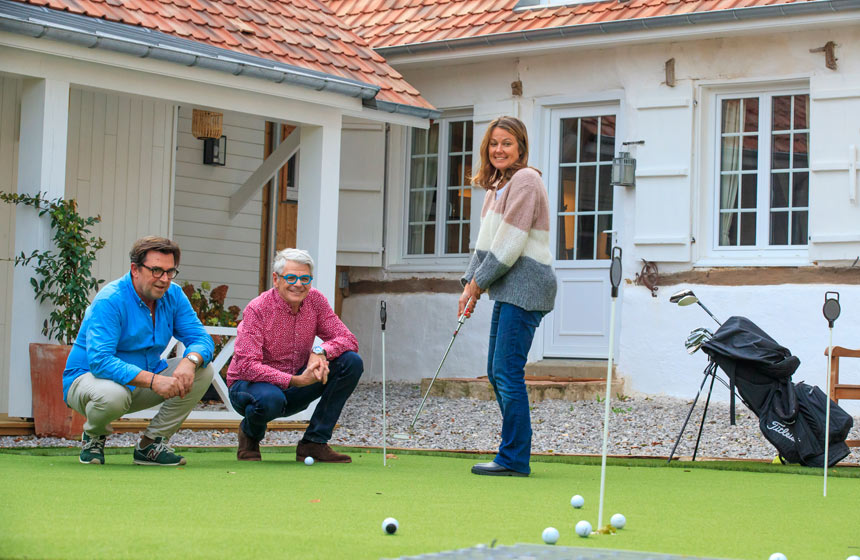 La Plonplonière near Montreuil-sur-Mer comes complete with its own putting-green