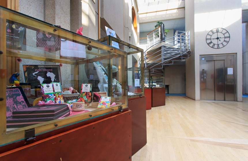 The reception area at the Holiday Inn hotel in Le Touquet even has its own little boutique