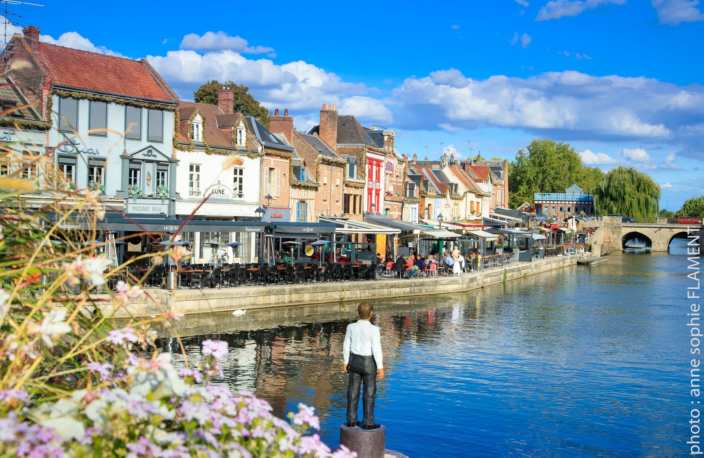 There’s a great choice of bars and restaurants in Amiens’ colourful and characterful old town, the waterside Saint-Leu district