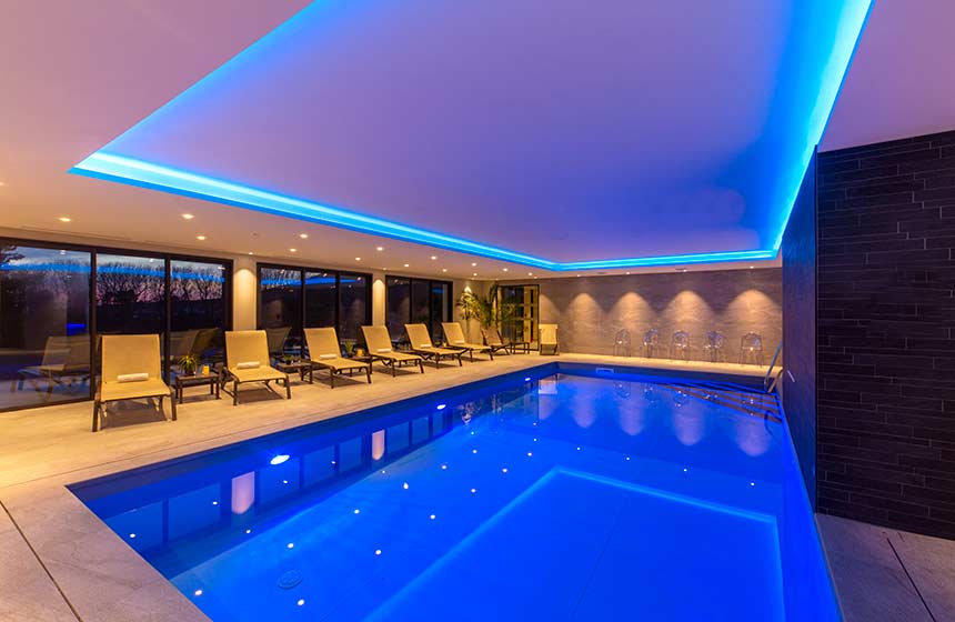 The stunning indoor pool at Hôtel L'Escale