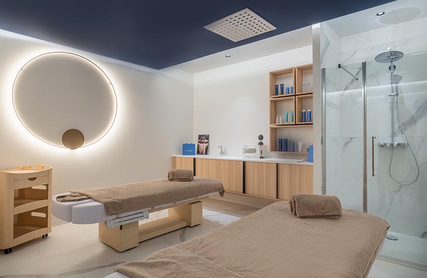 Treat yourself to a massage in Hotel Radisson Blu’s relaxing treatment rooms