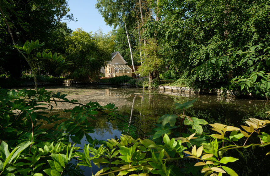 Your cottage nestles at the heart of these unique Northern France waterways