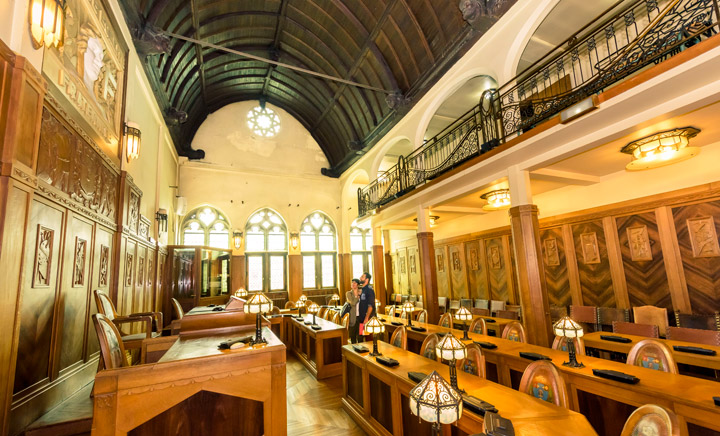 Saint Quentin - The city council room stands out for the quality of its woodwork and purity of lines.