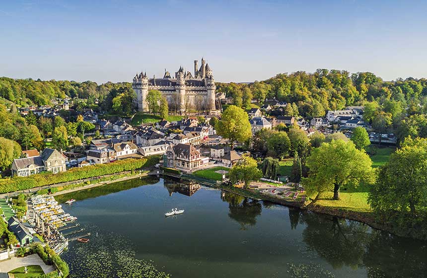 Stunning Chateau de Pierrefonds, with its lake, fires all the generations' imaginations 